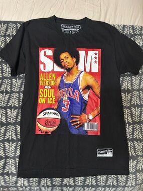7 Men’s Graphic T-shirts. All size SMALL and in good shape! Selling as a lot.